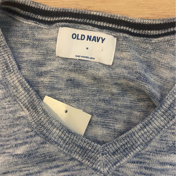 Men’s Old Navy Sweater - Medium - Picture 4 of 6